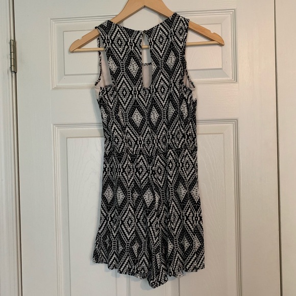 Romper - Picture 5 of 6